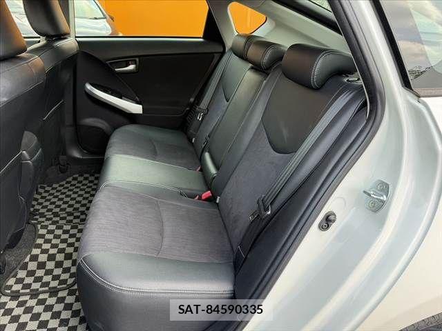 Toyota PRIUS 2015-02 8563251-17