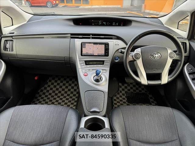 Toyota PRIUS 2015-02 8563251-1