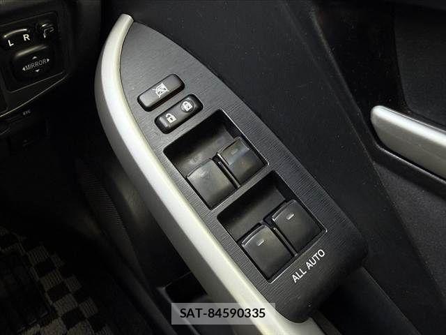 Toyota PRIUS 2015-02 8563251-20