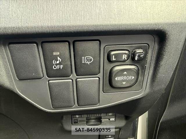 Toyota PRIUS 2015-02 8563251-21