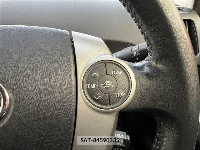 Toyota PRIUS 2015-02 8563251-24