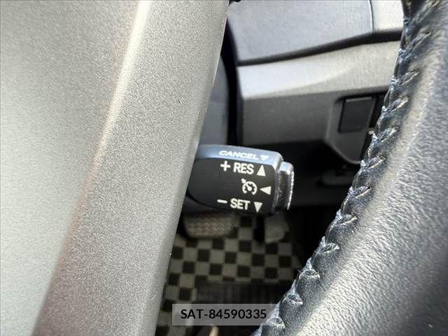 Toyota PRIUS 2015-02 8563251-25
