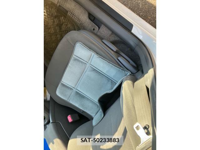 Toyota PRIUS 2011-10 8563266-10