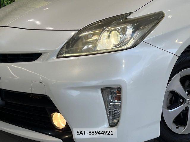 Toyota PRIUS 2013-05 8563231-11
