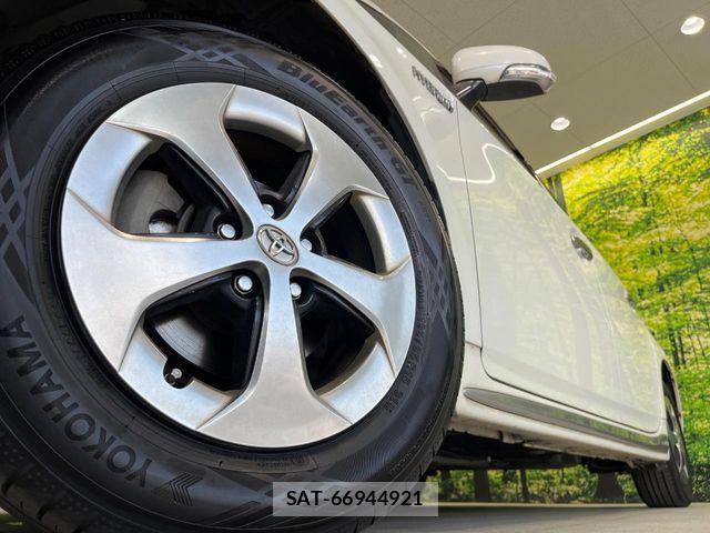 Toyota PRIUS 2013-05 8563231-12