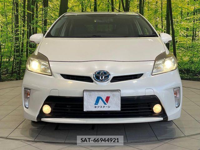 Toyota PRIUS 2013-05 8563231-13