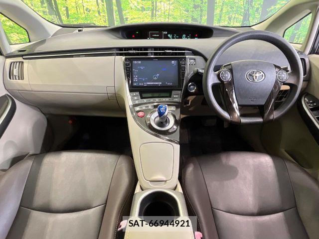 Toyota PRIUS 2013-05 8563231-1