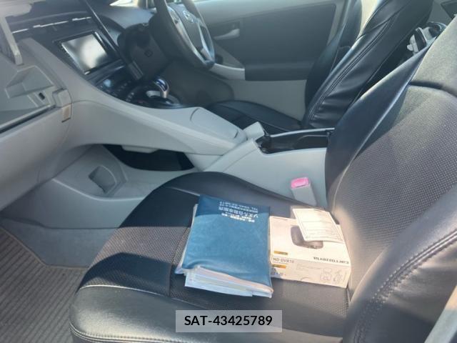 Toyota PRIUS 2010-04 8563265-10
