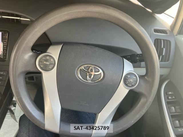 Toyota PRIUS 2010-04 8563265-13