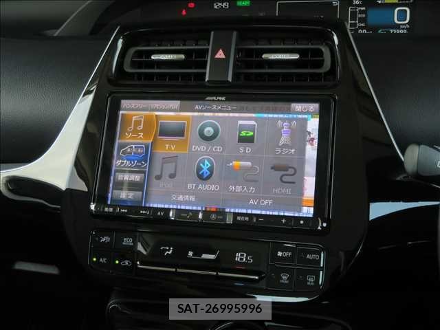 Toyota PRIUS 2019-04 8563212-10