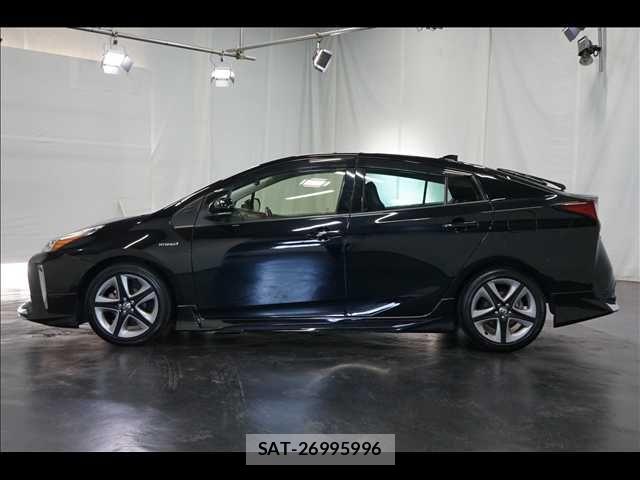 Toyota PRIUS 2019-04 8563212-14