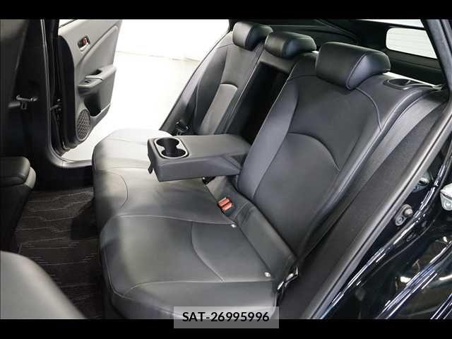 Toyota PRIUS 2019-04 8563212-17