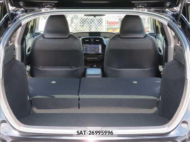 Toyota PRIUS 2019-04 8563212-18