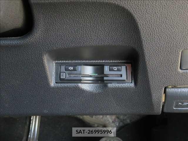 Toyota PRIUS 2019-04 8563212-7