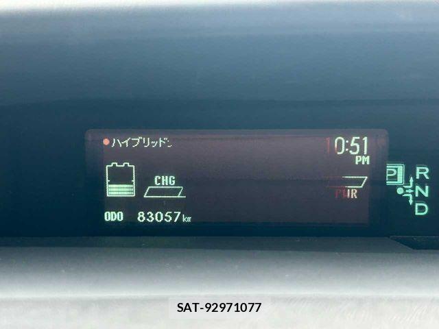 Toyota PRIUS 2013-08 8563241-12