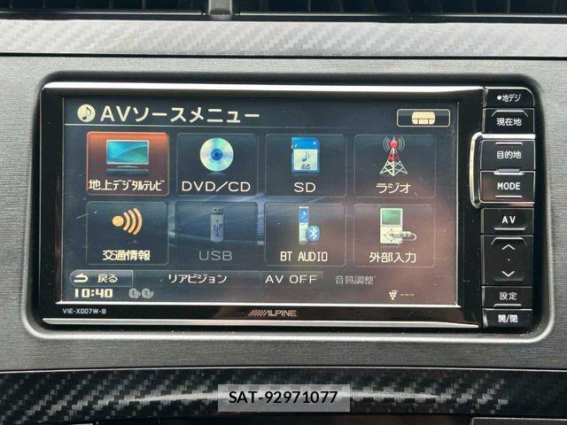 Toyota PRIUS 2013-08 8563241-6