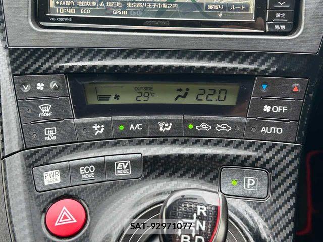 Toyota PRIUS 2013-08 8563241-7