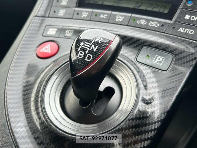 Toyota PRIUS 2013-08 8563241-8