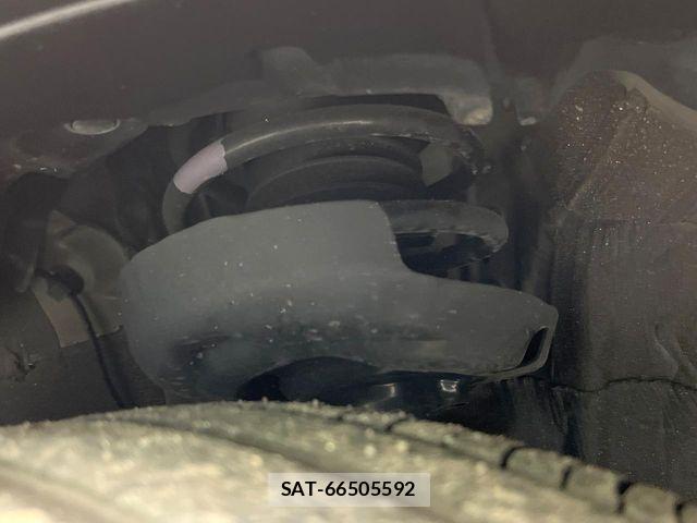 Toyota PRIUS 2023-08 8563192-17