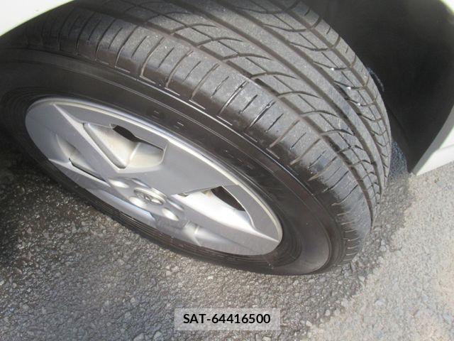 Toyota PRIUS 2011-08 8563256-14