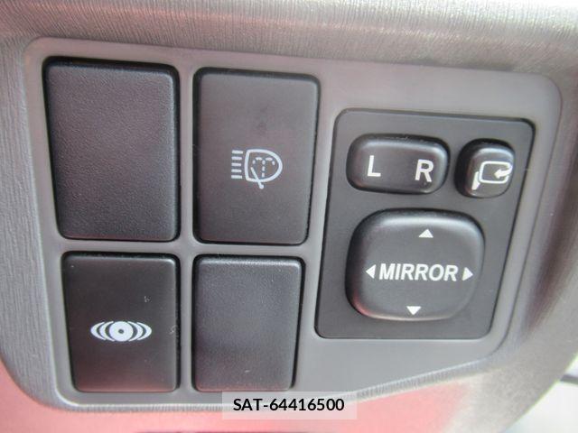 Toyota PRIUS 2011-08 8563256-18