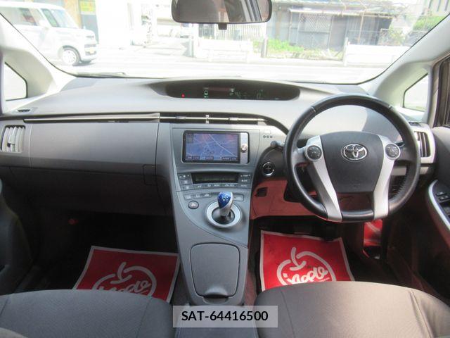 Toyota PRIUS 2011-08 8563256-1