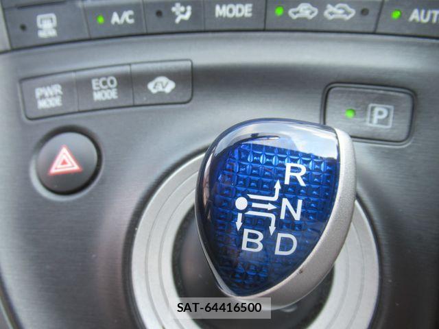 Toyota PRIUS 2011-08 8563256-21
