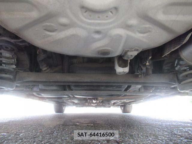 Toyota PRIUS 2011-08 8563256-27