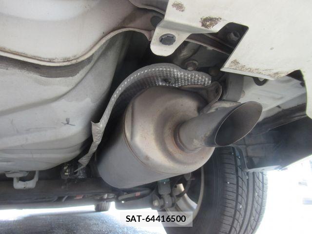 Toyota PRIUS 2011-08 8563256-28
