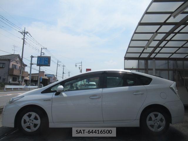 Toyota PRIUS 2011-08 8563256-3