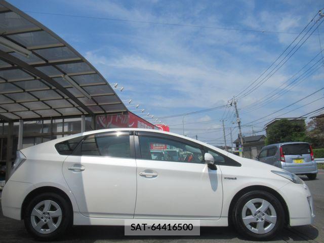 Toyota PRIUS 2011-08 8563256-4