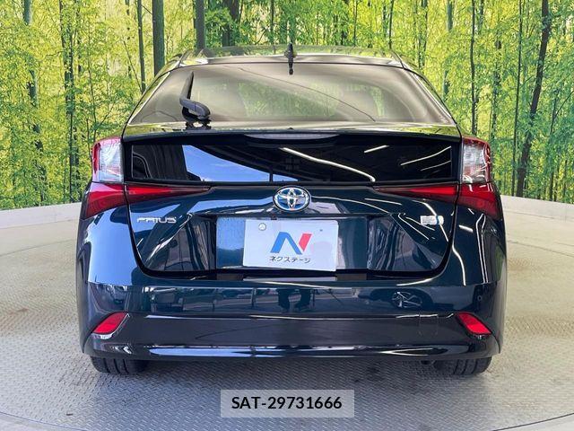 Toyota PRIUS 2022-01 8563209-15