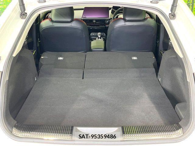 Toyota PRIUS 2023-04 8563203-9