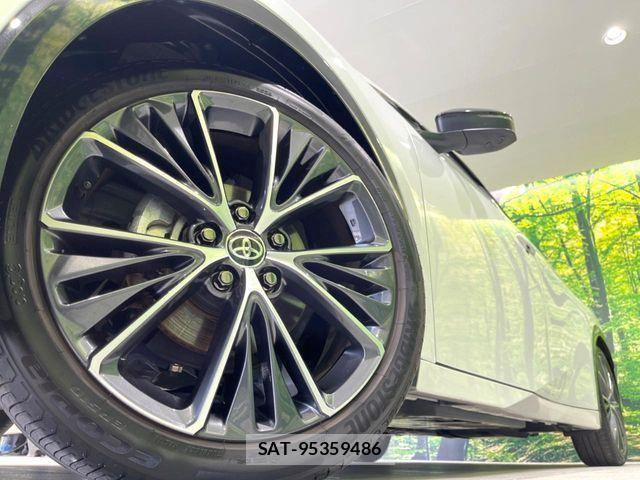 Toyota PRIUS 2023-04 8563203-12