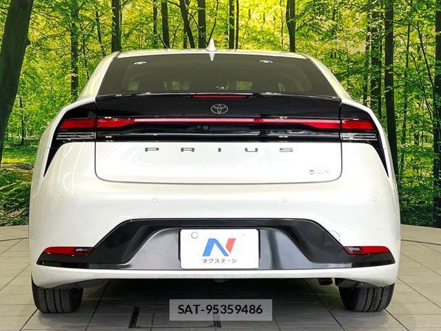 Toyota PRIUS 2023-04 8563203-14