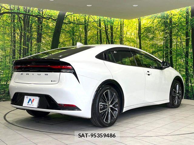 Toyota PRIUS 2023-04 8563203-16