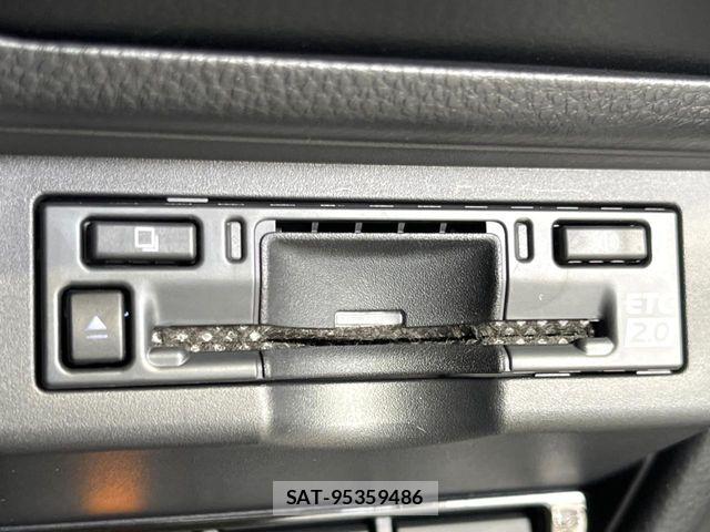 Toyota PRIUS 2023-04 8563203-6