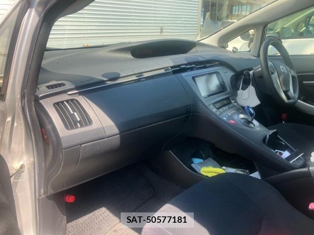 Toyota PRIUS 2012-02 8563257-10