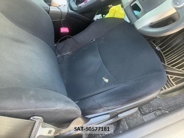 Toyota PRIUS 2012-02 8563257-15