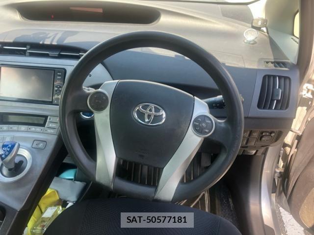 Toyota PRIUS 2012-02 8563257-16