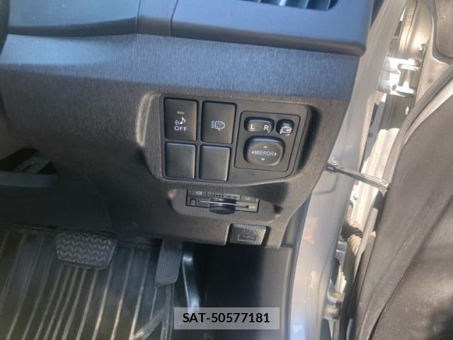 Toyota PRIUS 2012-02 8563257-17
