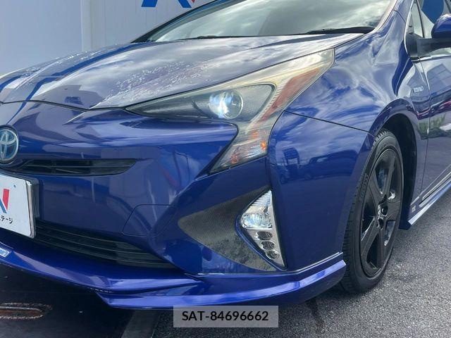 Toyota PRIUS 2016-01 8563227-12