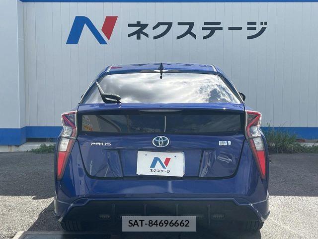 Toyota PRIUS 2016-01 8563227-15
