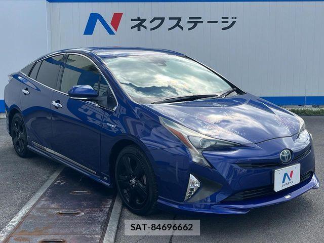 Toyota PRIUS 2016-01 8563227-16