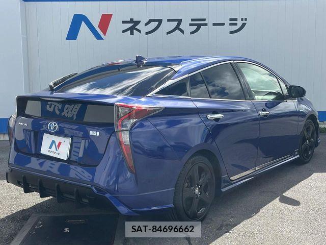 Toyota PRIUS 2016-01 8563227-17