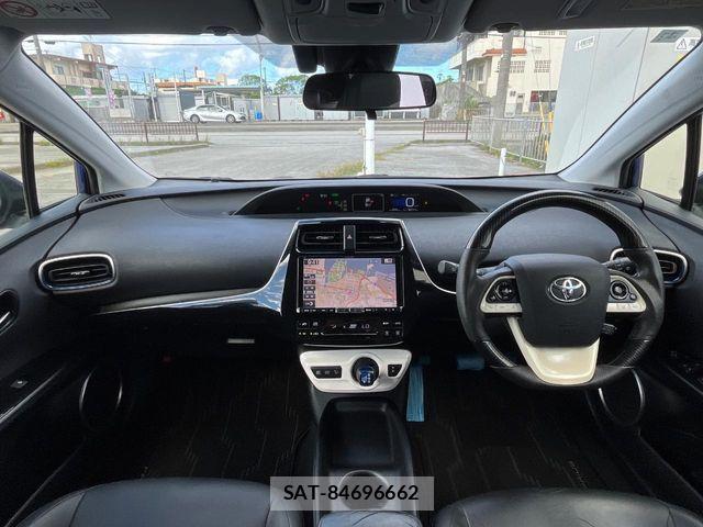 Toyota PRIUS 2016-01 8563227-1