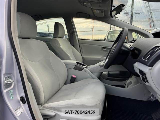 Toyota PRIUS 2014-01 8563244-15