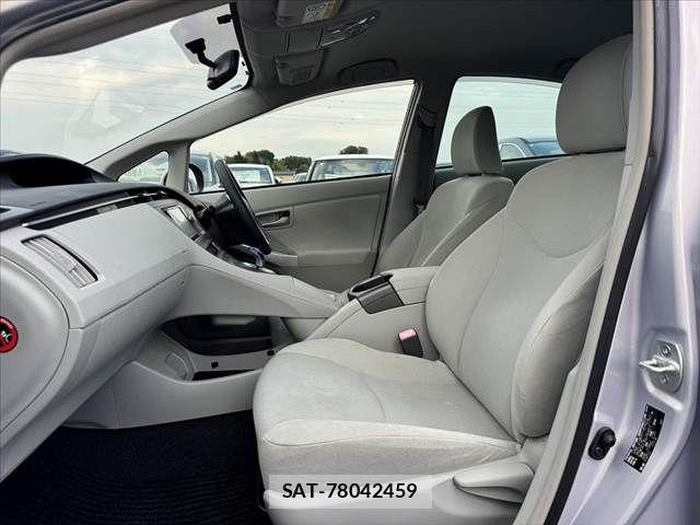 Toyota PRIUS 2014-01 8563244-16