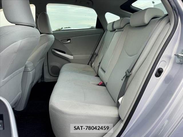 Toyota PRIUS 2014-01 8563244-17
