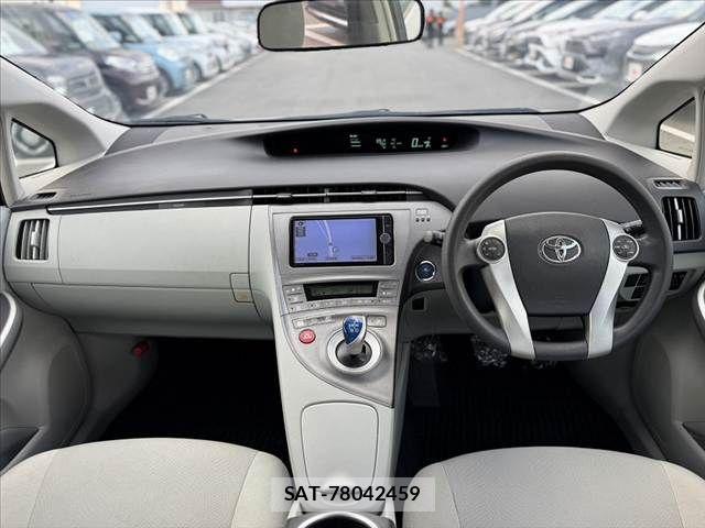 Toyota PRIUS 2014-01 8563244-1